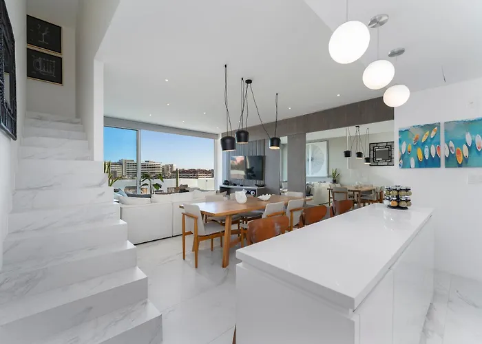 With Private Rooftop In Medano Apartment *